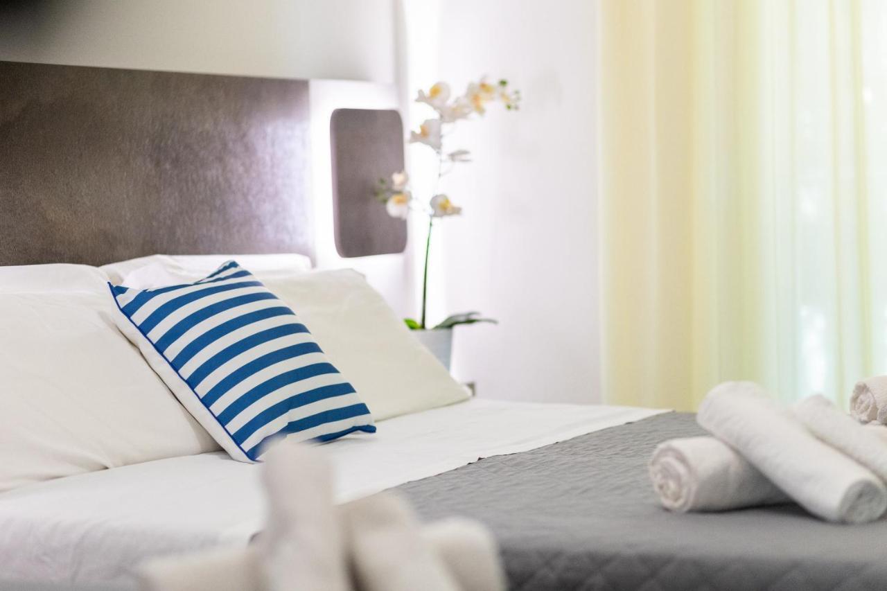 Hotel Condor-New 2024-Con Piscina ริชโชเน ภายนอก รูปภาพ